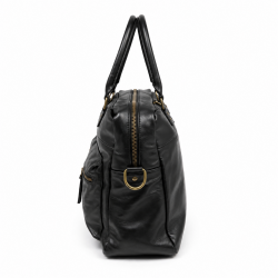 Sac à main de femme en cuir de vachette, porté main ou épaule, modèle sculpté 37x27x15 cm, incluant un cadeau surprise.