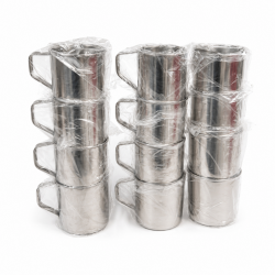 Ensemble de 32 tasses avec anse en métal.